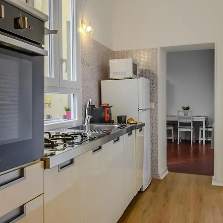 Cozy Flat Orso Navona Square * 로마
