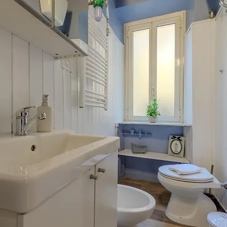 Cozy Flat Orso Navona Square 아파트 *